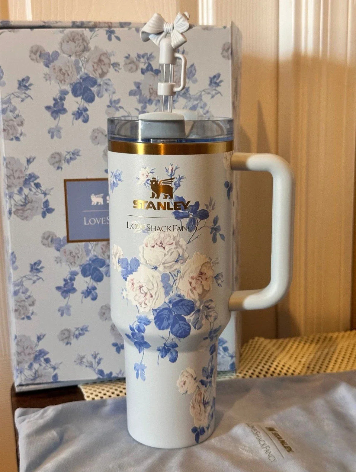 Stanley x Love shack Fancy 40 oz Everblooming Rosettes Quencher Blue AUTHENTIC