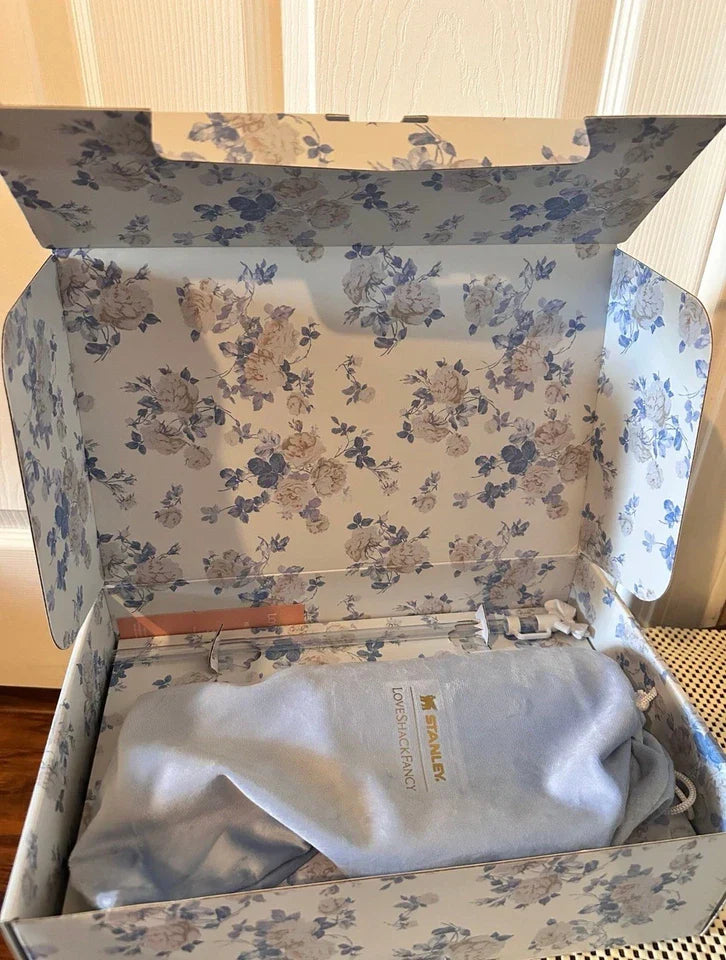 Stanley x Love shack Fancy 40 oz Everblooming Rosettes Quencher Blue AUTHENTIC